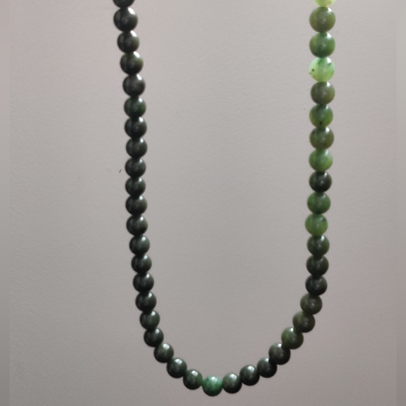 Vintage Genuine Jadeite Necklace - Picture 13 of 16